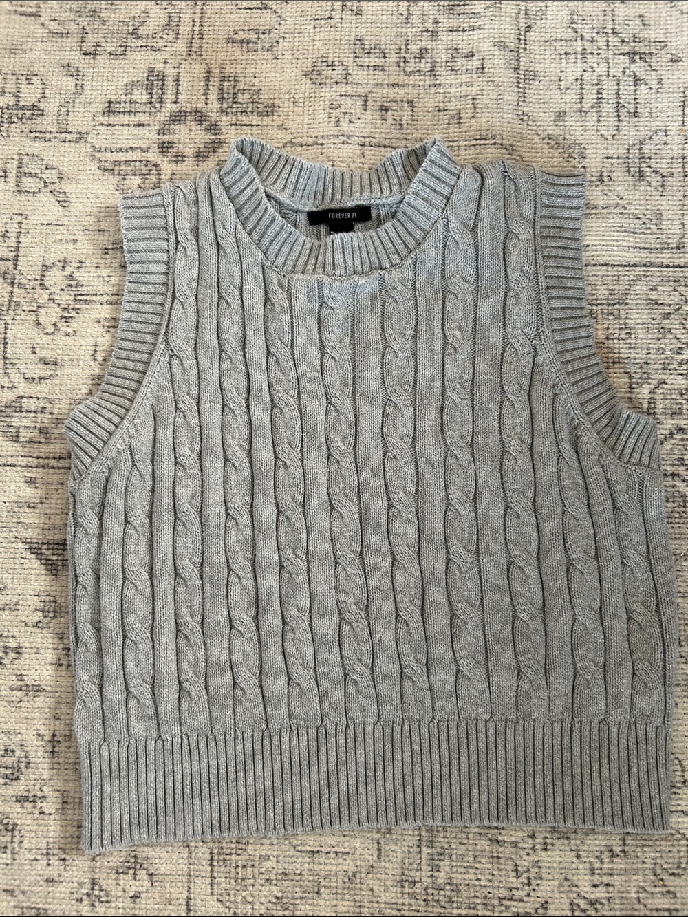 Forever 21 Women’s CroppedLight Gray Cable Knit Crewneck Sweater Vest